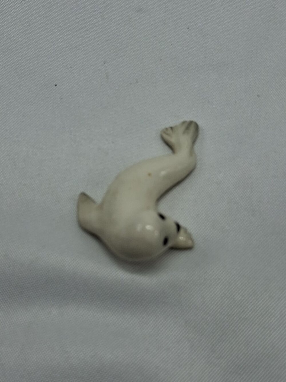 Retired Hagen Renaker Harp Seal Pup White Miniature Little Critter Trinket. - Picture 2 of 7